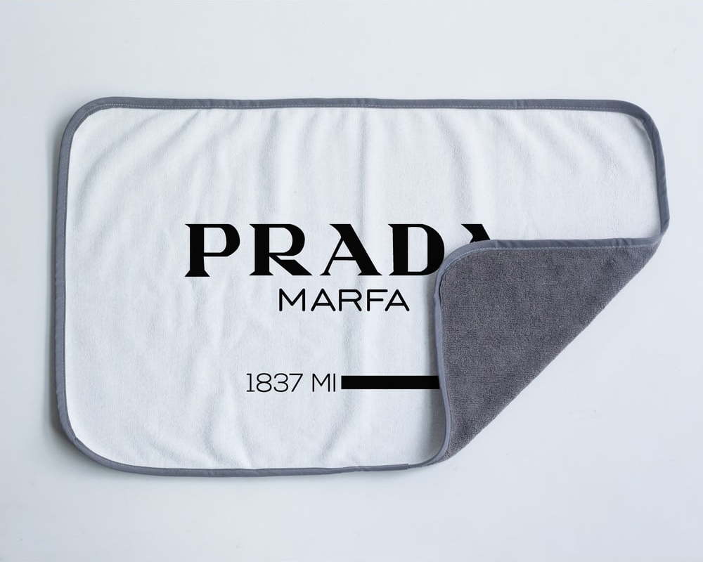 Černobílý ručník z mikrovlákna 45x70 cm Prada – Really Nice Things Really Nice Things